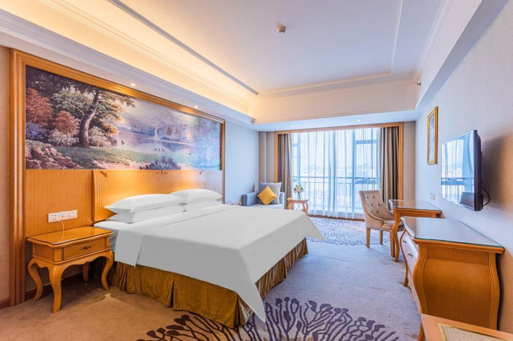 Vienna Hotel Foshan Airport Eksteriør billede